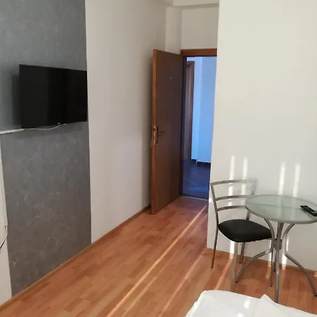Hostel Dm Milutin Prnjavor (Republika Srpska)