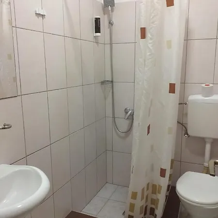 Dm Milutin Hostel Prnjavor (Republika Srpska)
